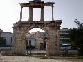 A Hadrinusz kapu, az ve mgtti Akropolisszal!